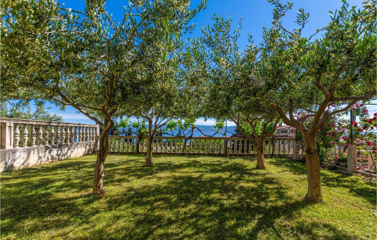 Stunning Apartment In Duce With Wifi Exterior photo